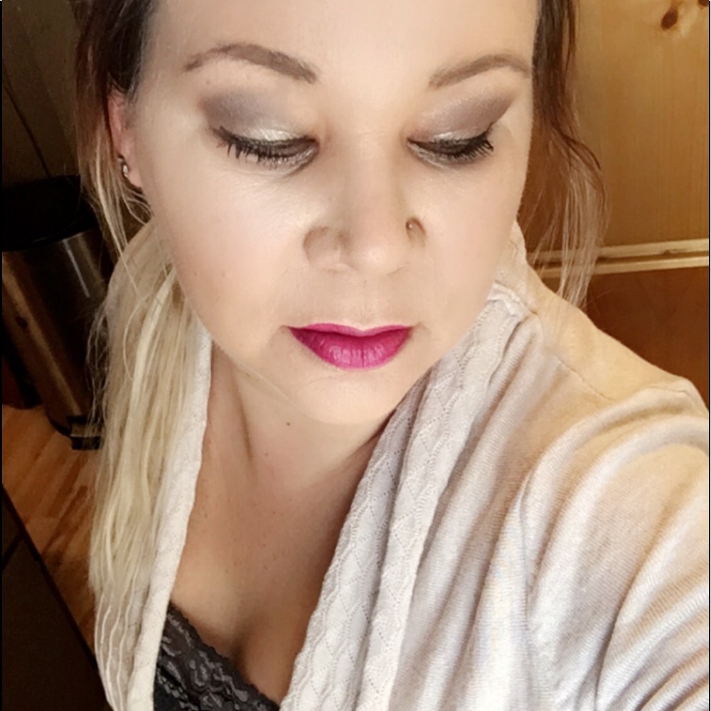 Meet your Posher, Chrissy ❤️ poshmark ambassador NEW LISTINGS - Picture 4 of 8